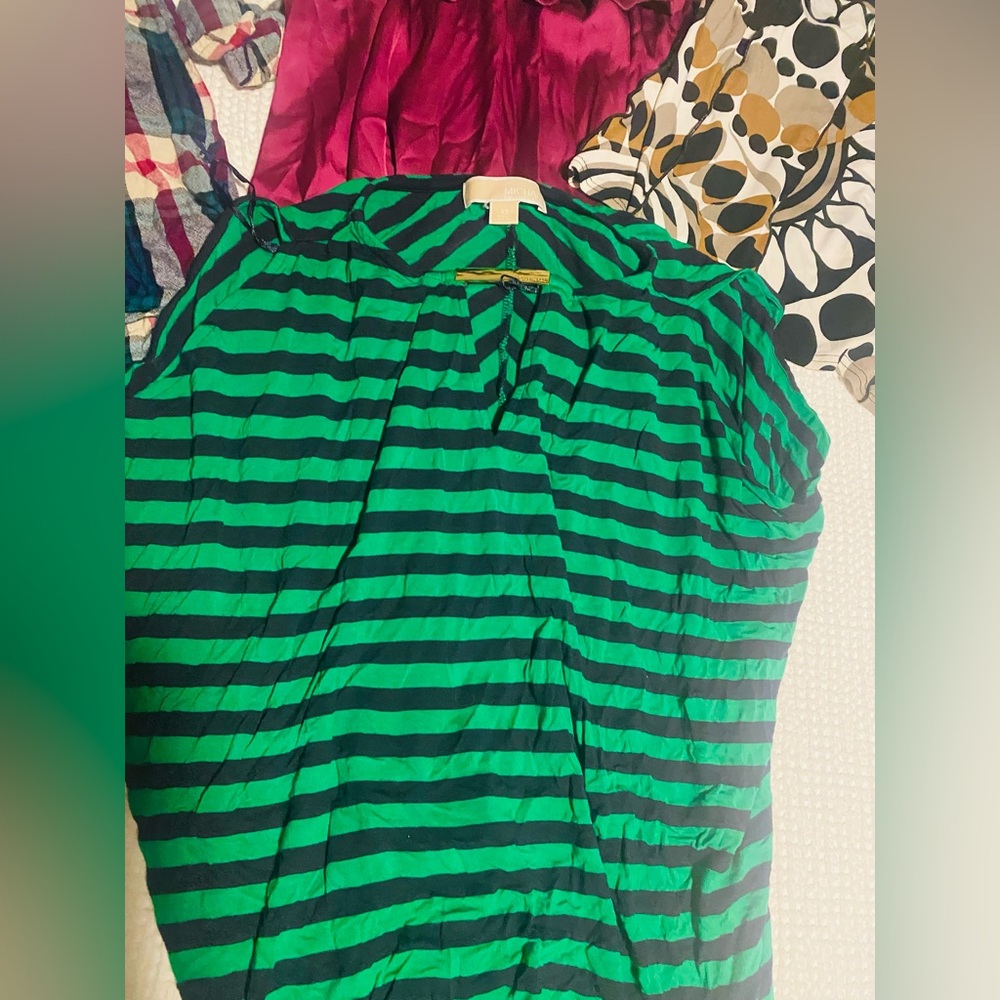 ***Bundle of 14 tops***
**Closet Clean out*Send us an Offer* - Picture 3 of 5